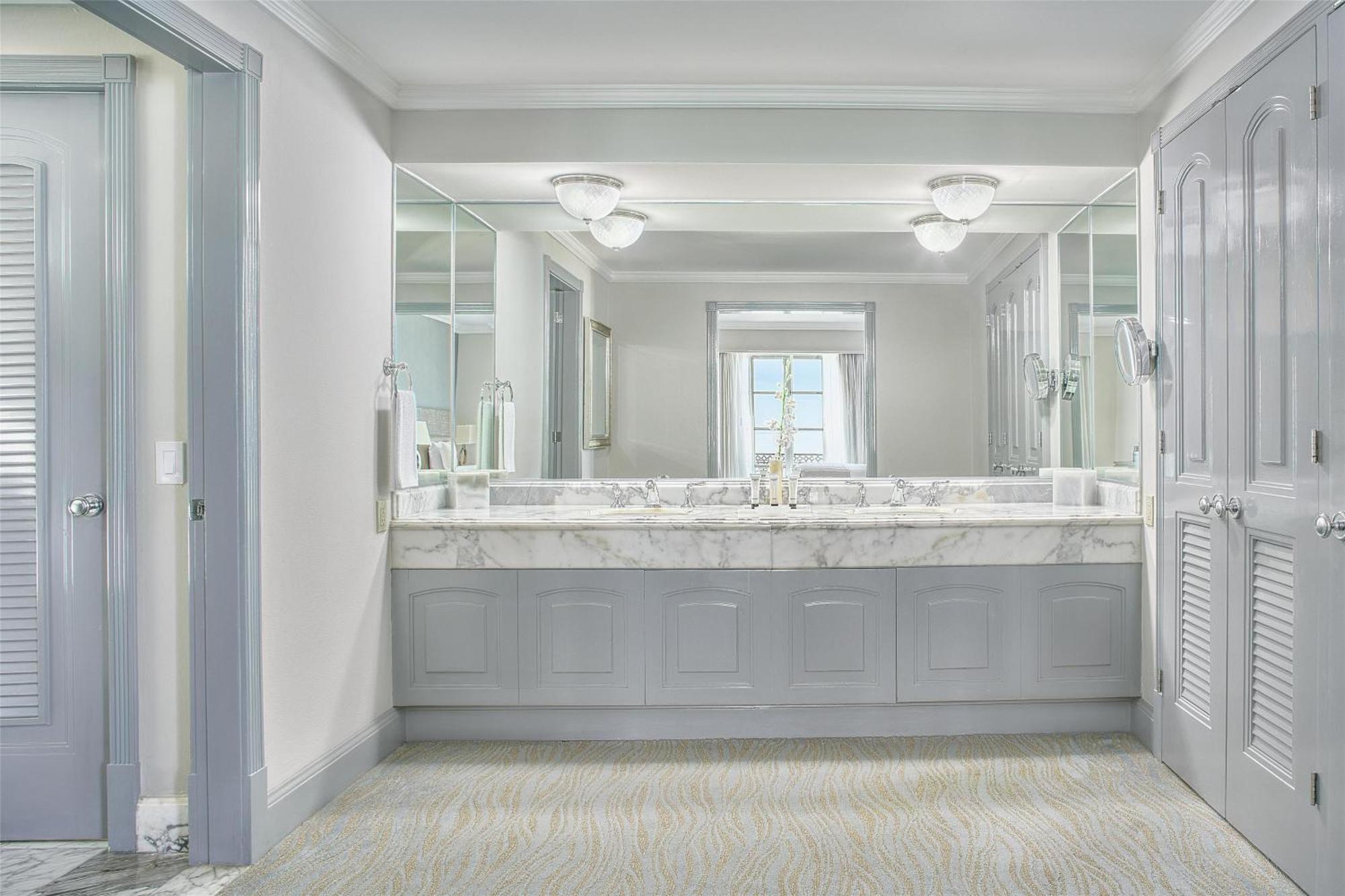 Club Seafront Suite